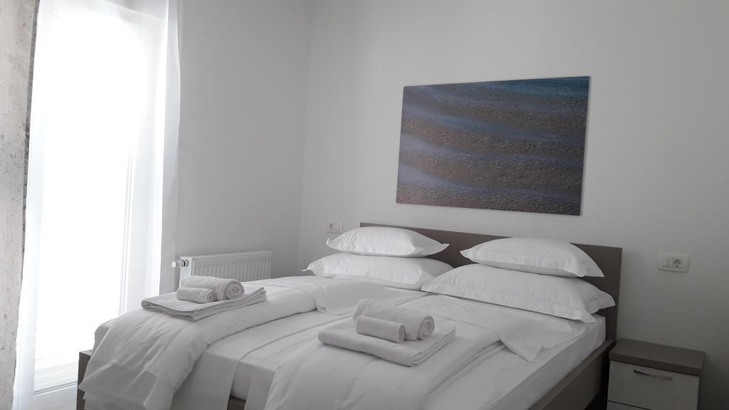Villa-Apartments Karmel Kaštela Екстериор снимка