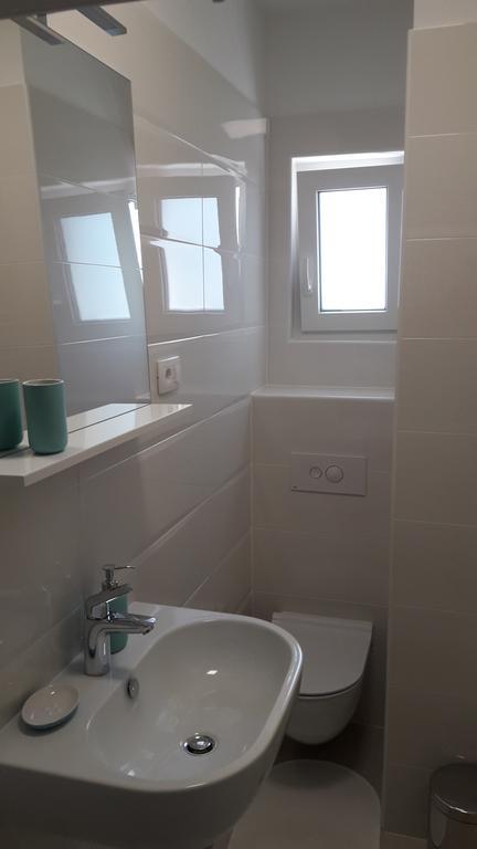 Villa-Apartments Karmel Kaštela Екстериор снимка
