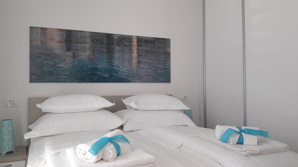 Villa-Apartments Karmel Kaštela Екстериор снимка