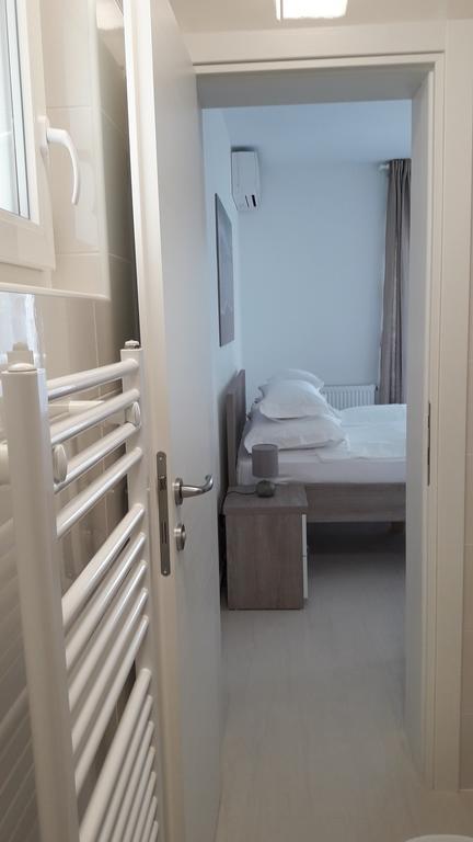 Villa-Apartments Karmel Kaštela Екстериор снимка