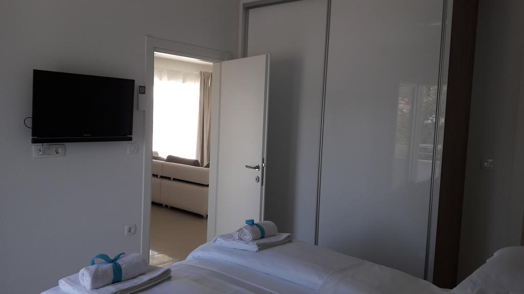 Villa-Apartments Karmel Kaštela Екстериор снимка