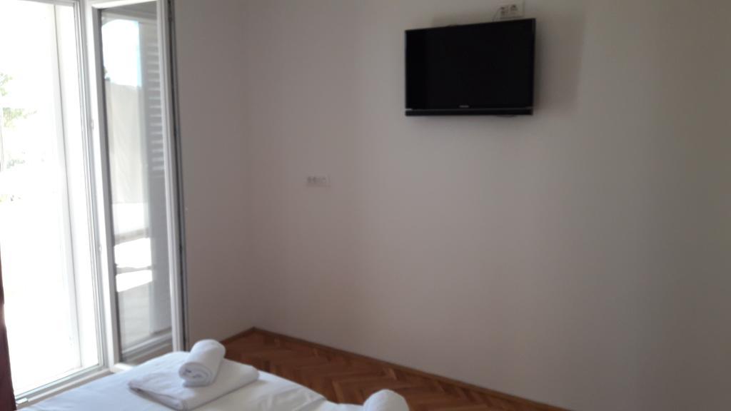Villa-Apartments Karmel Kaštela Екстериор снимка