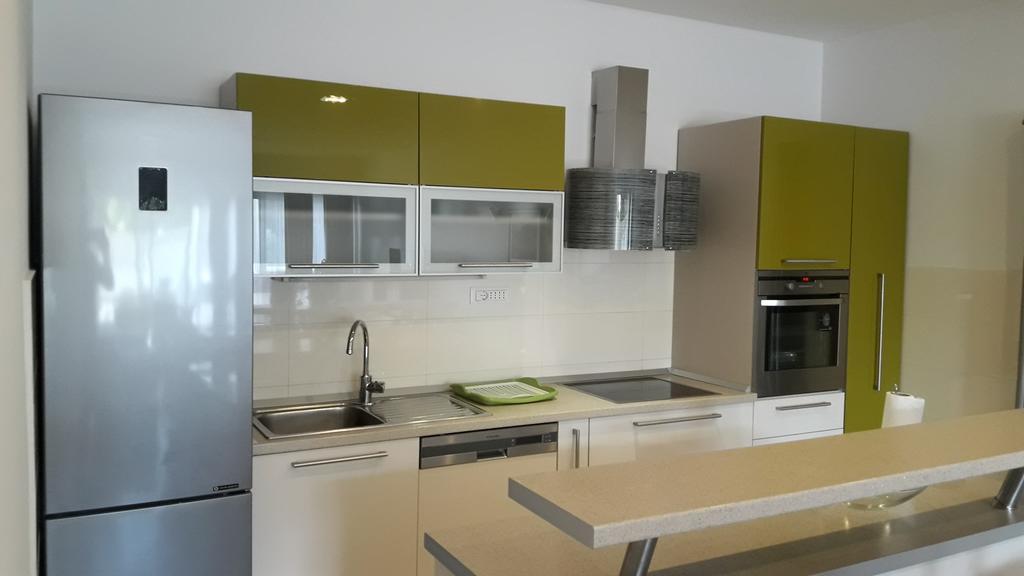 Villa-Apartments Karmel Kaštela Екстериор снимка