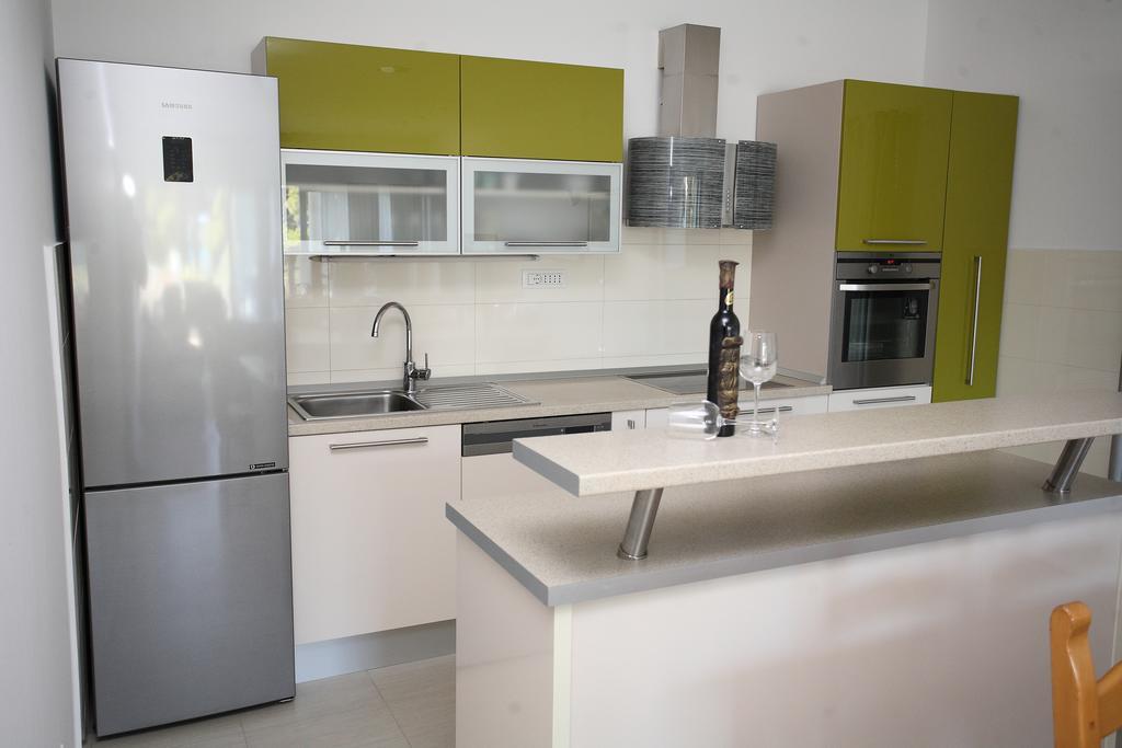 Villa-Apartments Karmel Kaštela Екстериор снимка
